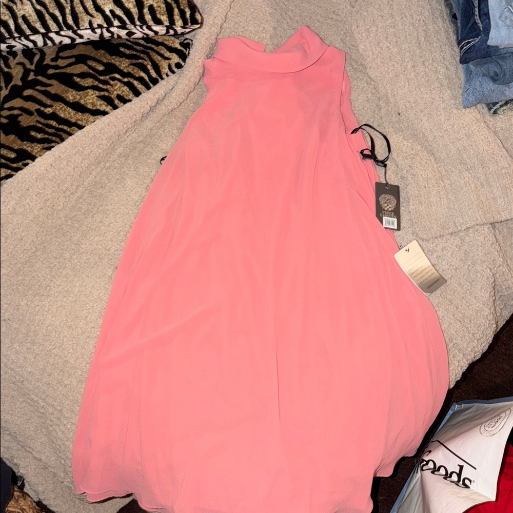 Vince Camuto peach/coral dress